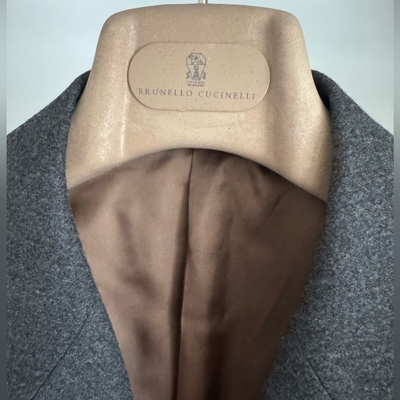 Brunello Cucinelli Gray Sport Coat with Notched Lapel - Picture 4 of 9